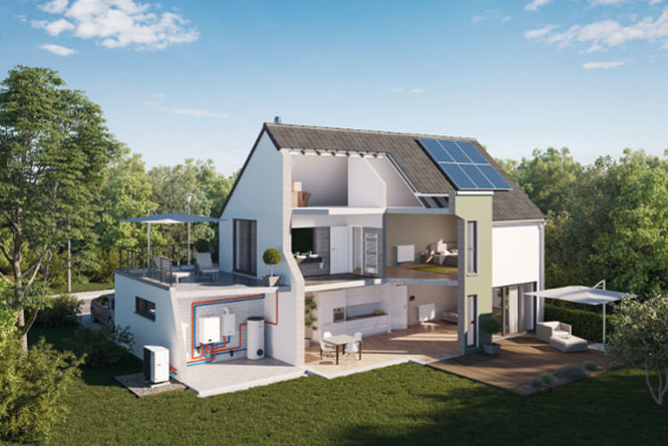 Moderne Einfamilienhaus mit Solaranlage, Terrasse und offener Wohnfläche im grünen Umfeld.